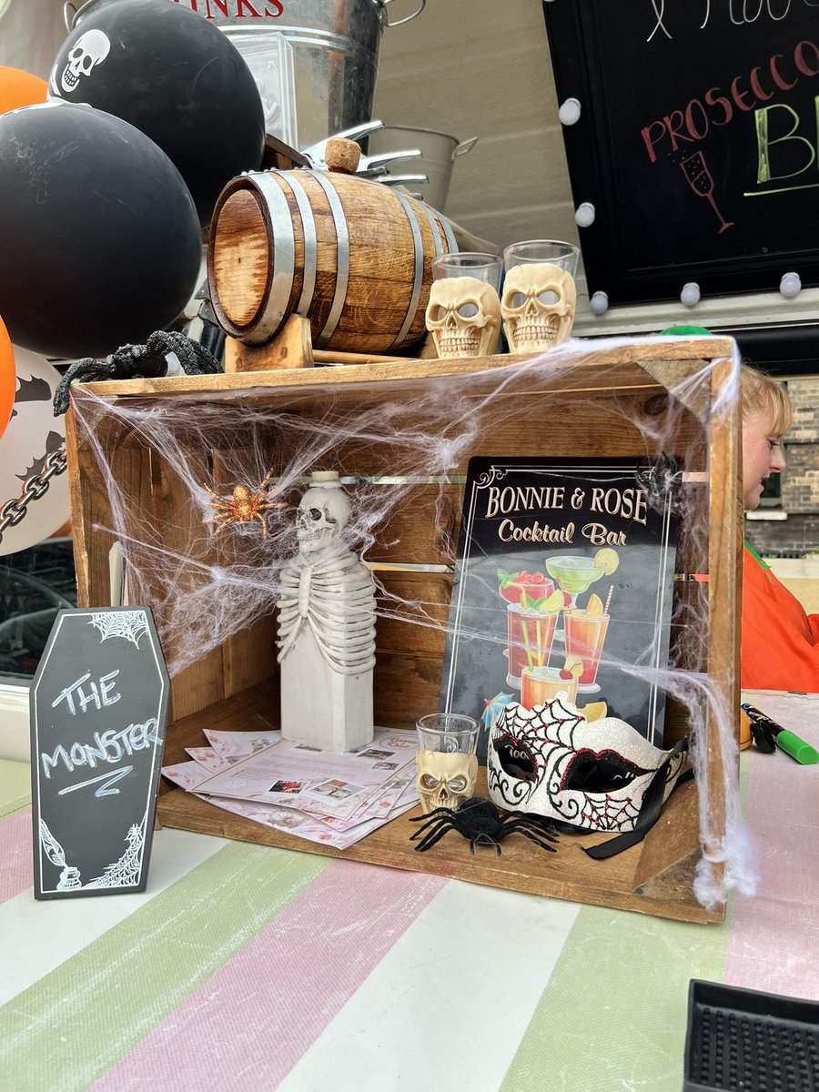 SE7Potter's tweet photo. Great Halloweenery at @RAFarmersMkt today- come on down. #Food #Crafts #MakersMarket #Woolwich 🎃 👻 https://t.co/LA2LEMjRDT