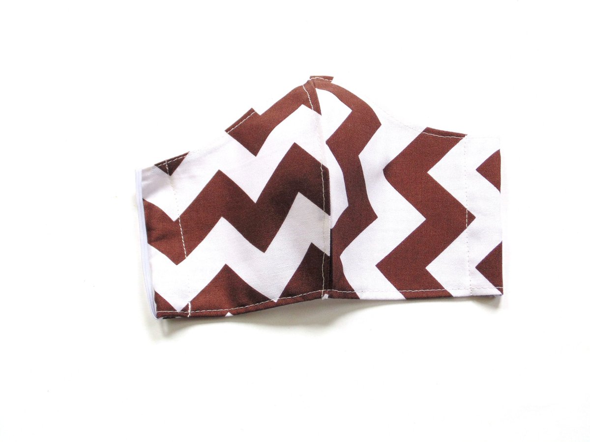 NancyEllenSt's tweet image. Double layer face mask, elastic ear loops brown chevron cotton, back to school tuppu.net/256de1d6 #Etsy #NancyEllenStudios #ClothMask