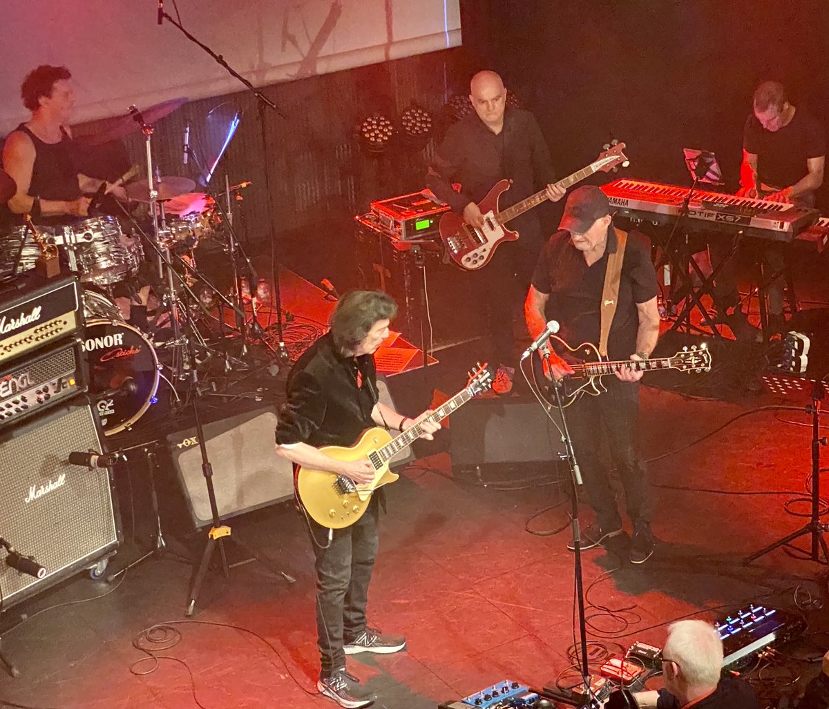 JAN & STEVE ‘During the early seventies, Jan and I played the same circuit in England. Jan with Focus and I with Genesis. After 50 years we finally met again on this stage in Bergen op Zoom’ ⁦@HackettOfficial⁩