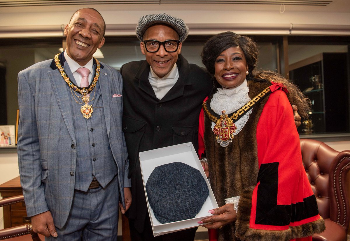 As a thank you to @jayblades_ for speaking at my 'Dare to Dream' event last night and for helping us raise money for my Mayoral charities, we got him this hat from @Bloomsmenswear. We look forward to seeing it on the next series of @TheRepairShop !