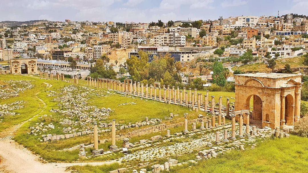 axisdmc's tweet photo. The ancient city of Jerash recorded this week the highest daily  visitors entry rate since the start of the corona pandemic, according to a statement by Jerash Tourism Directorate. 

#jerash #news #jordan #travel #highestrecord #visitors #oldcity #ruins #archeology https://t.co/7kbiw9A9Ol