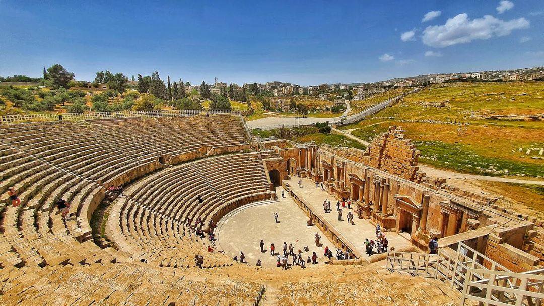 axisdmc's tweet photo. The ancient city of Jerash recorded this week the highest daily  visitors entry rate since the start of the corona pandemic, according to a statement by Jerash Tourism Directorate. 

#jerash #news #jordan #travel #highestrecord #visitors #oldcity #ruins #archeology https://t.co/7kbiw9A9Ol