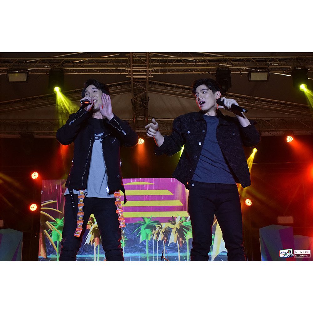 Singto6666's tweet photo. ภาพบรรยากาศงานสามสีสัญจร อบอุ่นมากๆครับ ขอบคุณชาวโคราชที่ต้อนรับนินจาเป็นอย่างดี❤️
#สามสีสัญจร
#สามสีสัญจรxนครราชสีมา
#searchgroup
#ทีมนินจา
#ch3concert
#ทีวี3คอนเสิร์ต
#สามสีสัญจร
#Singto_Sakolrat
#singtosakolrat
#สิงโตสกลรัฐ
#singtoofficial
@SingtoOfficial https://t.co/3hgpAIjbJD