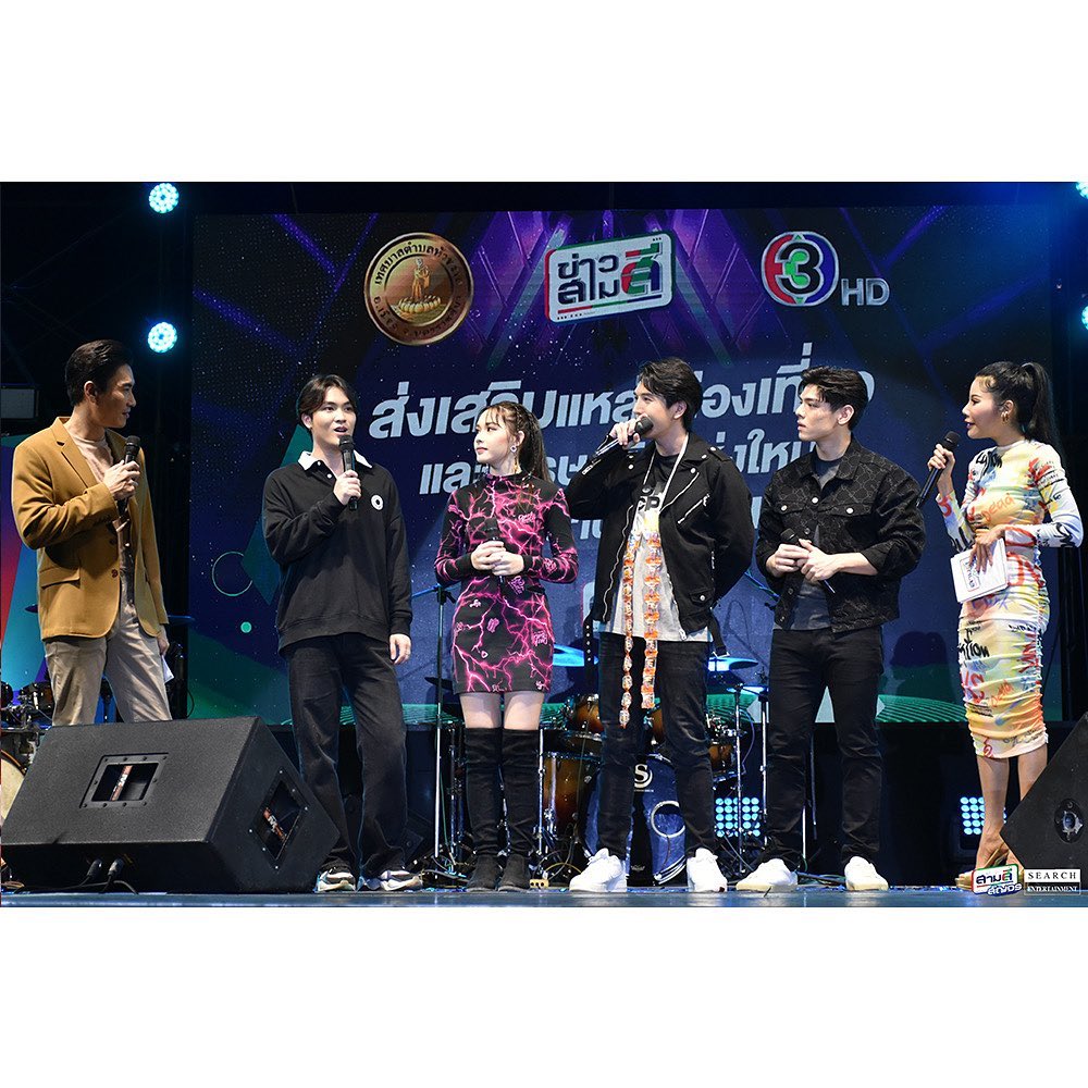 Singto6666's tweet photo. ภาพบรรยากาศงานสามสีสัญจร อบอุ่นมากๆครับ ขอบคุณชาวโคราชที่ต้อนรับนินจาเป็นอย่างดี❤️
#สามสีสัญจร
#สามสีสัญจรxนครราชสีมา
#searchgroup
#ทีมนินจา
#ch3concert
#ทีวี3คอนเสิร์ต
#สามสีสัญจร
#Singto_Sakolrat
#singtosakolrat
#สิงโตสกลรัฐ
#singtoofficial
@SingtoOfficial https://t.co/3hgpAIjbJD