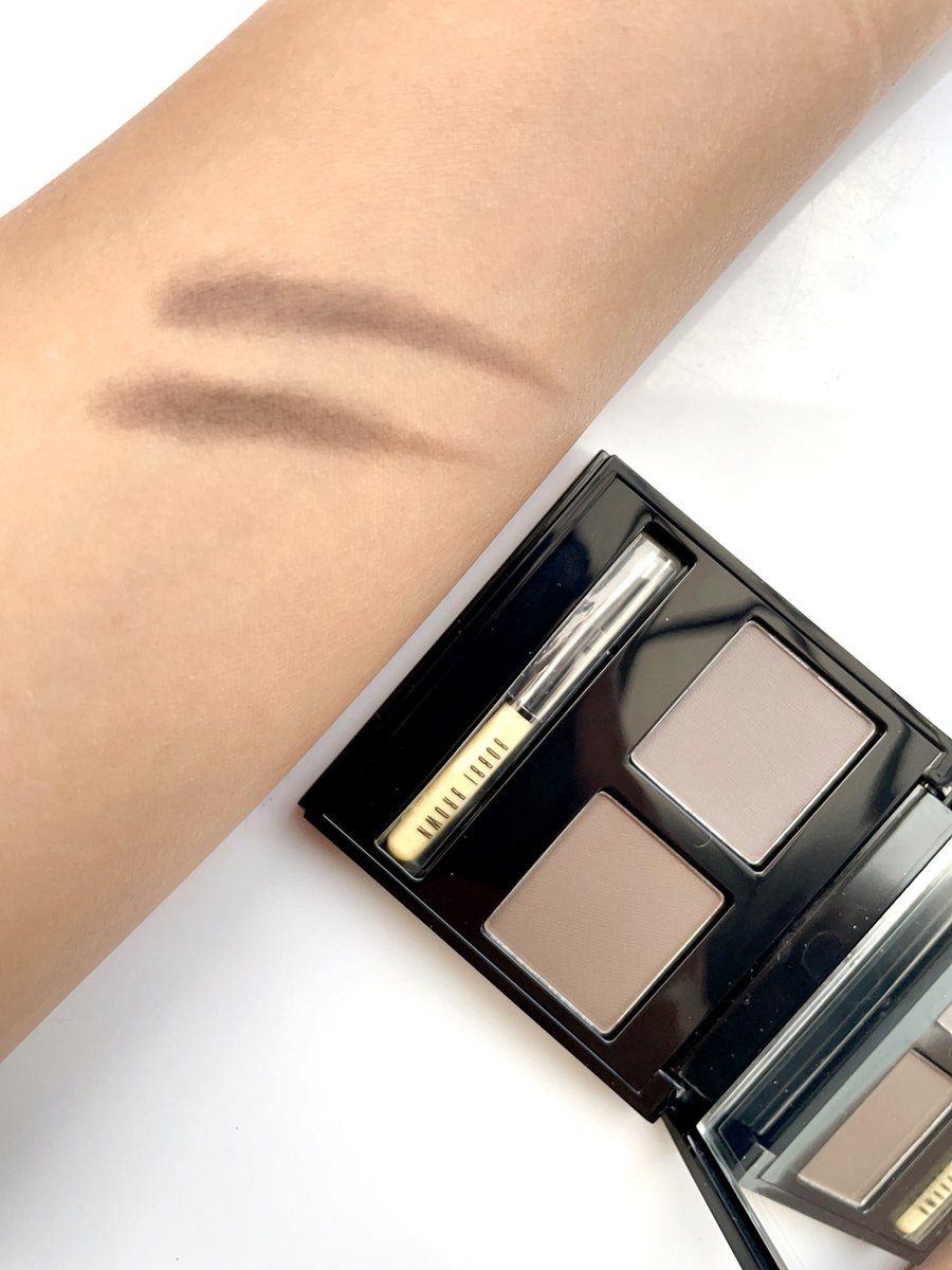 makeupbyarmanna's tweet photo. Set เขียนคิ้วของ @BobbiBrown_TH  อันนี้คือเก๋นะ ตอบโจทย์คนชอบเขียนคิ้วด้วยผลิตภั���ฑ์แบบฝุ่น ในตลับมี 2 สี เป็นน้ำตาล กับเทา ตอนแรกก็งงๆว่าใช้ยังไง สรุป อันสีเทาใช้เขียนวันที่แต่งหน้าโทนชมพู อันสีน้ำตาลใช้วันแต่งหน้าโทนส้ม เอ๊า!!! #เก๋ https://t.co/VjEwy5ujNB