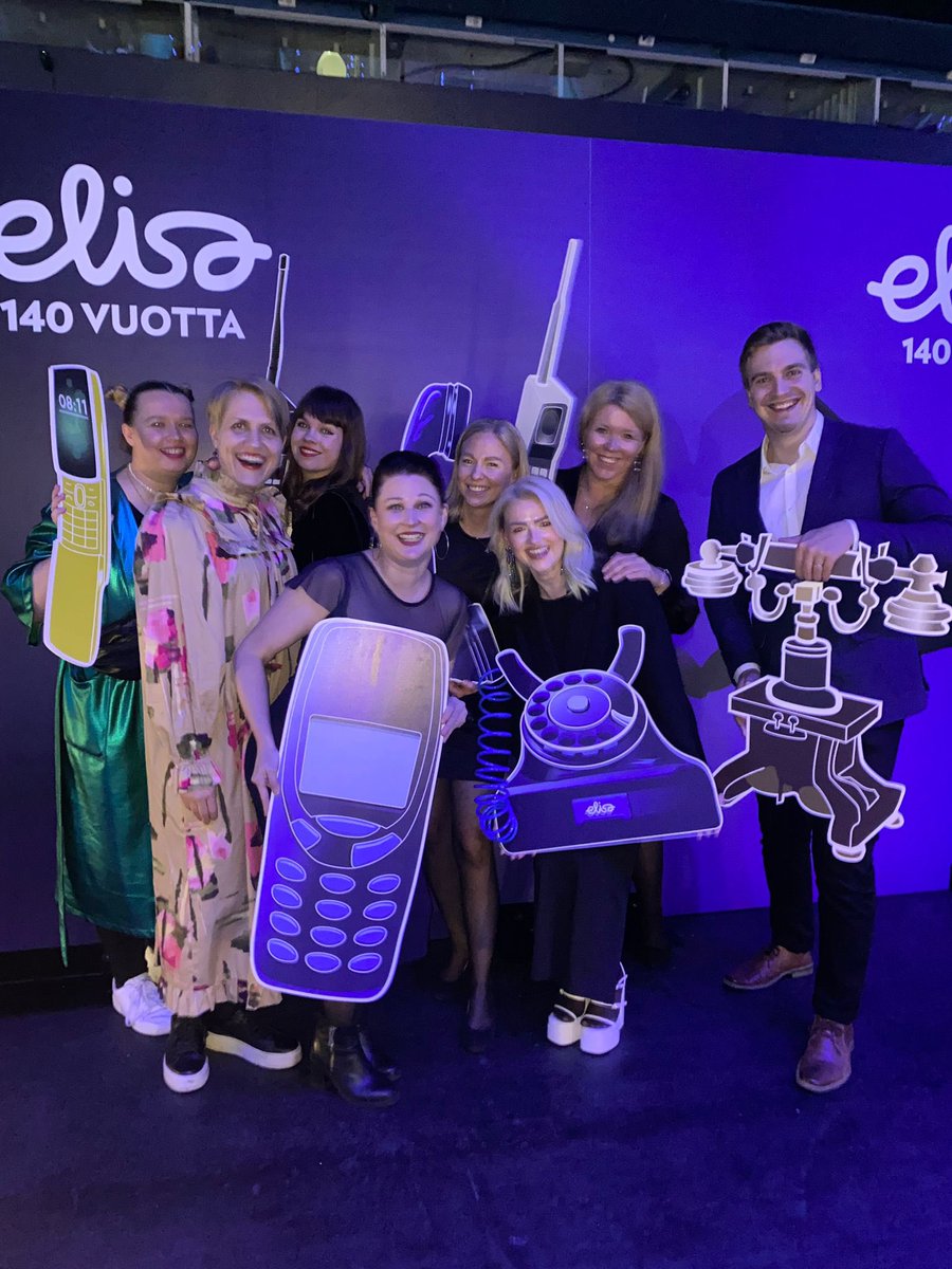 Olipas mahtavaa nähdä pitkästä aikaa suuri määrä kivoja kollegoita kasvokkain! Eikä muuten ollut suuren juhlan aihekaan vähäpätöinen - onnea #elisa140! 🥳 #elisalainen