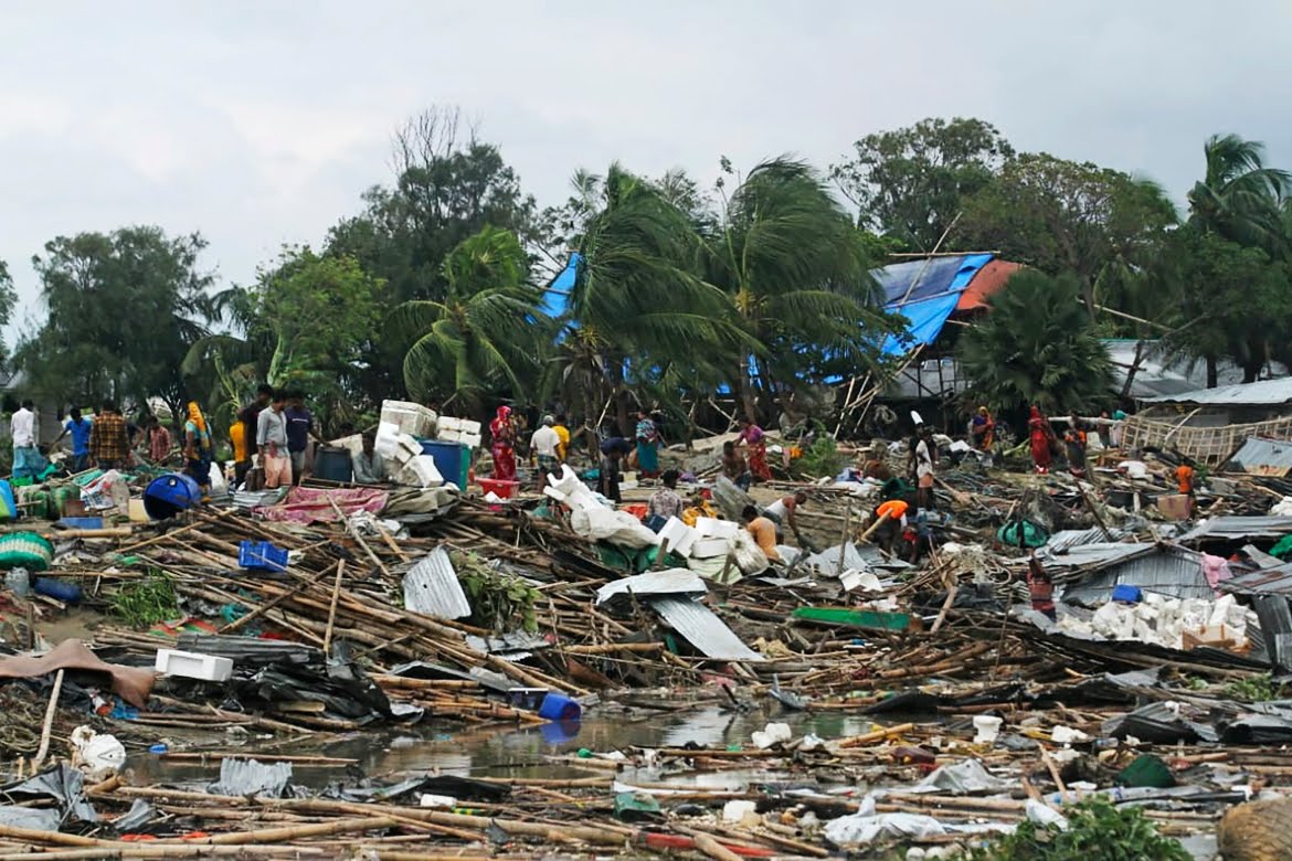 iSamanjar's tweet photo. What do we want to achieve from #COP27?
#Bangladesh is one of the most climate vulnerable countries whereas we're NOT the reason behind. Looking forward to the show #COP27
Recent #cyclone #Sitrang lashes Bangladesh, killing 9
#Climatecrises #ClimateEmergency #ClimateJustice https://t.co/KzvGyZJAX8
