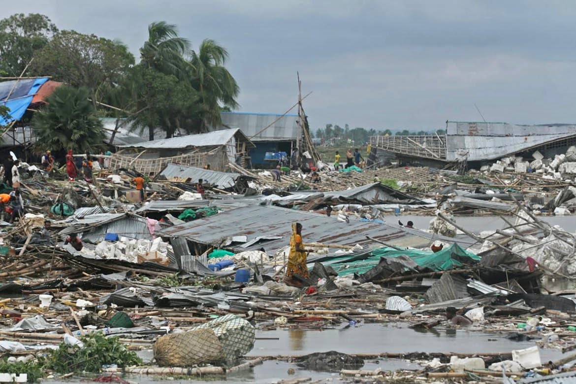 iSamanjar's tweet photo. What do we want to achieve from #COP27?
#Bangladesh is one of the most climate vulnerable countries whereas we're NOT the reason behind. Looking forward to the show #COP27
Recent #cyclone #Sitrang lashes Bangladesh, killing 9
#Climatecrises #ClimateEmergency #ClimateJustice https://t.co/KzvGyZJAX8