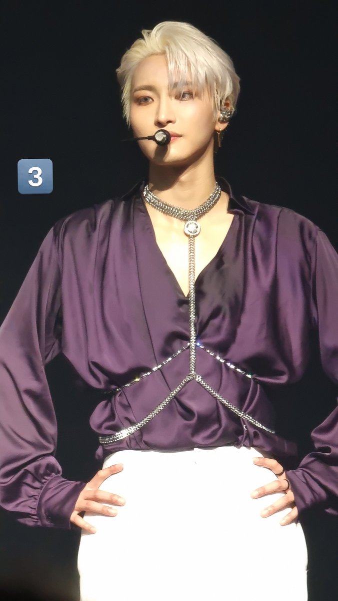 MAS_43ver's tweet photo. 성화 실물 대존잘이고 거대하다 진심 https://t.co/pZeT3dCVhV