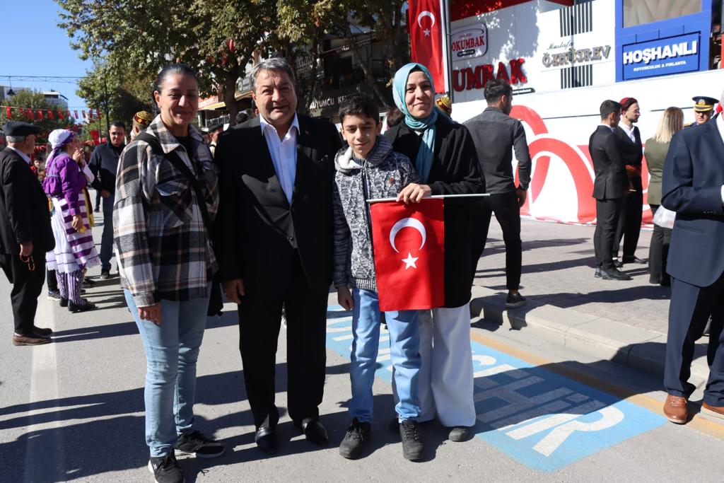 Ülkemizin ve Ülkülerimizin teminatı olan evlatlarımızla Cumhuriyet Bayramı'nın coşkusunu paylaştık. Gelecek yüzyıllar Türk 🇹🇷 Bala'larının olacak. #29EkimCumhuriyetBayramı'mız Kutlu Olsun.