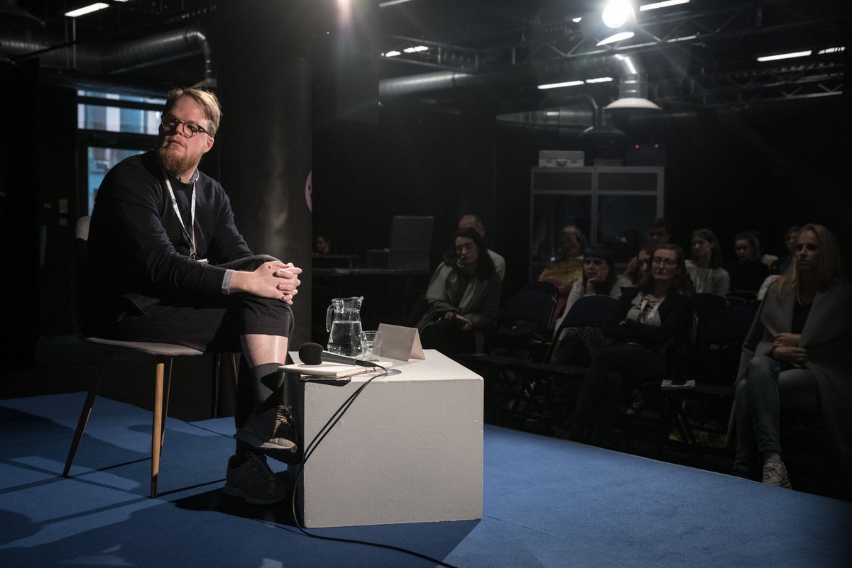 inspiracniforum's tweet image. „Evoluce je mnohem více o dosažení rovnovážného stavu než o konkurenci,“ říká vizuální umělec, hudebník 
a vítěz ceny Oskára Čepana pro slovenské výtvarné umělce do 35 let András Cséfalvay.