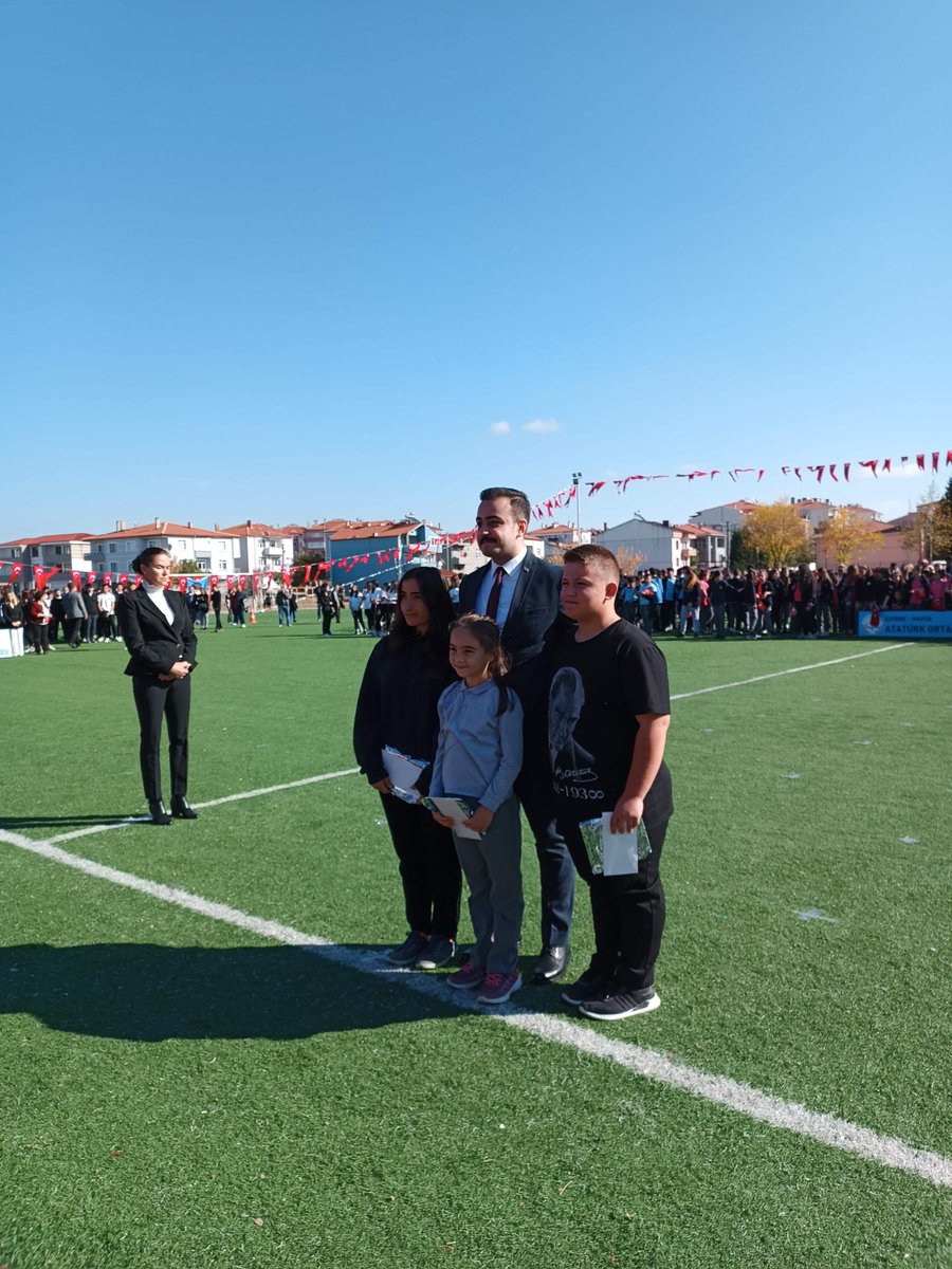 Cumhuriyet Bayramı etkinlikleri kapsamında düzenlenen İlkokullar arası Resim ve Ortaokullar arası Şiir yarışmasında İlçe 1. Olan Öğrencilerimiz Azra DANACI ve Hamza  OĞULPAŞA'yı tebrik eder,başarılarının devamını dileriz.<a href="/edirne_valiligi/">Edirne Valiliği</a> <a href="/Edirne_MEM/">Edirne İl Millî Eğitim Müdürlüğü</a> <a href="/havsakaymakam/">Havsa Kaymakamlığı</a> <a href="/HavsaIlce/">Havsa İlçe Mİlli Eğitim Müdürlüğü</a>