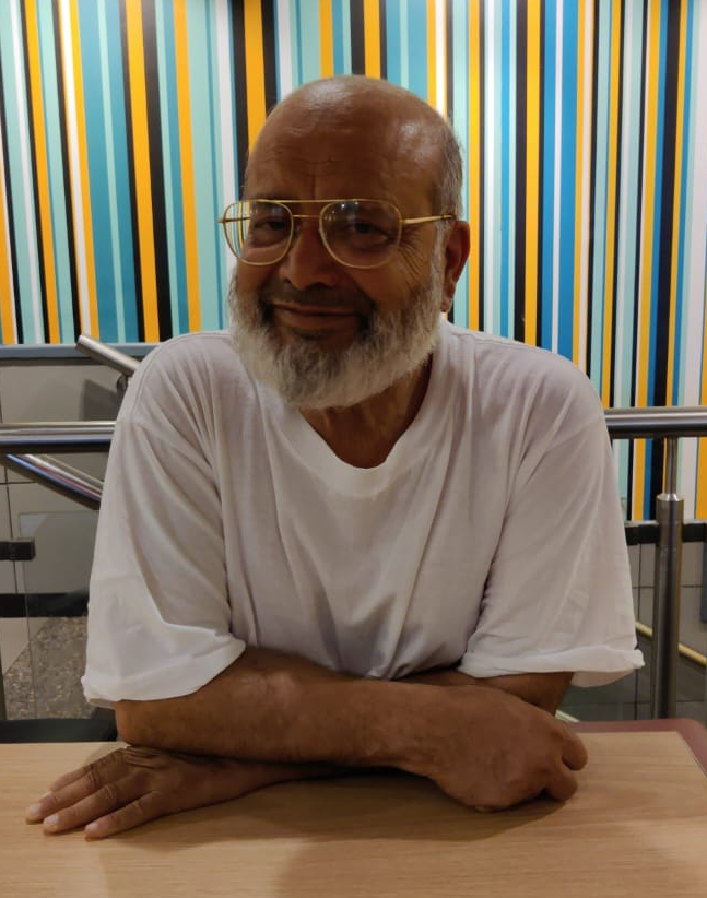 CliveSSmith's tweet image. Here is our client Saifullah Paracha, formerly the oldest prisoner in Guantanamo Bay at 74yo, having a cup of tea in McDonalds in Karachi this morning. A belatedly happy day (he should never have been kidnapped &amp;amp; locked up 18 yrs ago)... @3DC_org @mahermark123 @dontspyonmeNYPD