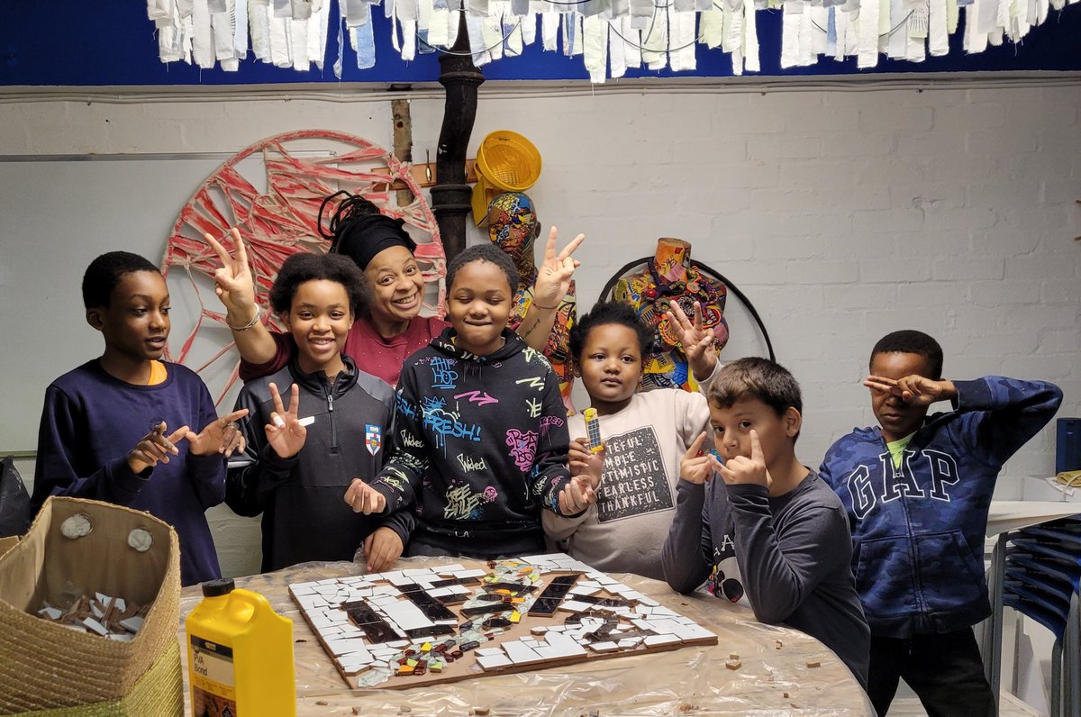 HeartInArt_UK's tweet photo. Wonderful work by the children @LiveseyExchange Old Kent Road making these mosaic logo with me &amp; @pempeople. 

.
#youngtalented #amazingyouth #dedicatedyouth #kidsloveart https://t.co/AZpui25DLP