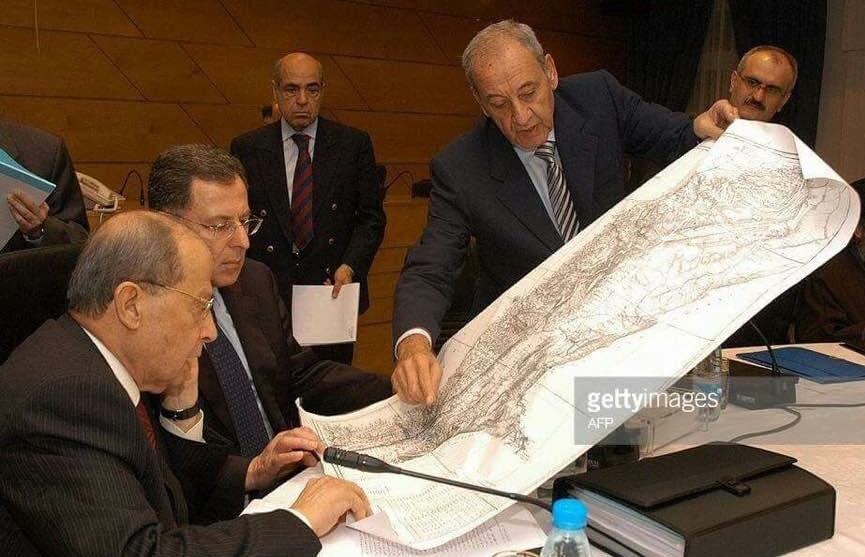 HusseinSamra10's tweet photo. هيئة الرئاسة في #حركة_أمل تقض مضجع ميشال عون:

 و جهات يعرفها القاصي والداني، والتي تتذرع حينا بأن رئيس المجلس لا يحق له الدعوة الى الحوار وأخذ صلاحيات رئيس الجمهورية، متناسياً حوار عام 2006 بحضوره بشخصه وكانت المطالبة آنذاك بوجوب مشاركته في الحكومة .

بيروت اليوم ٢٩ ت ٢٠٢٢ https://t.co/kLWDNfgIPc