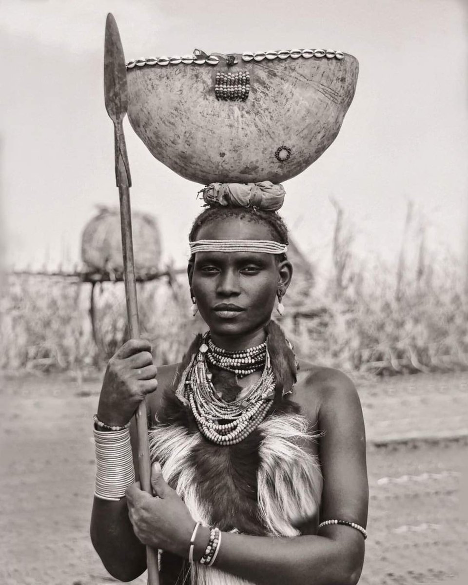 e_murangwa's tweet photo. #WiseWordsOfWisdom: "Once you carry your own water, you will see the value of every drop." #AfricanProverb https://t.co/8SPK6aEadf