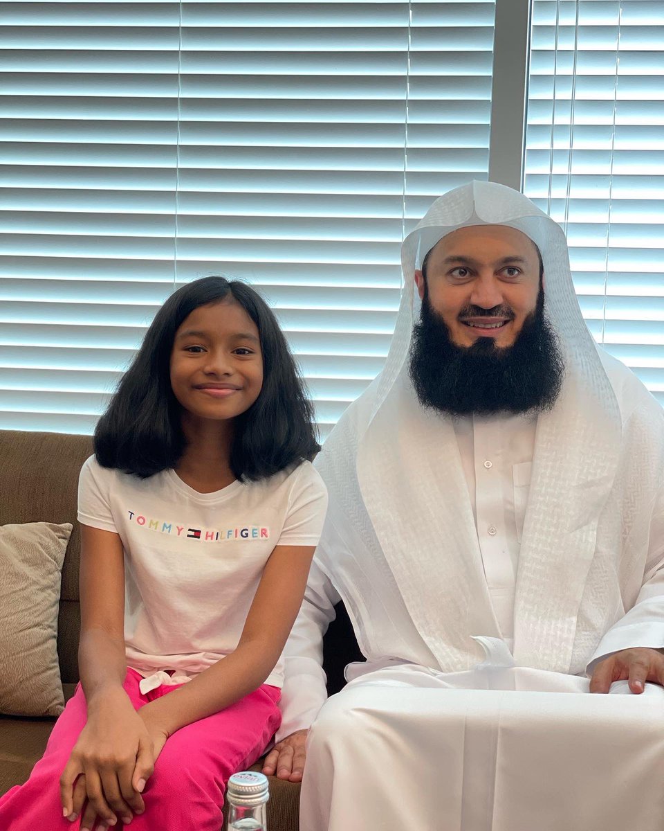 Laiba_Mahloof's tweet photo. So happy to meet one of the best &amp; favorite Islamic Scholar, brother Sheikh @muftimenk. 
So kind. ♥️ https://t.co/AkpQmR0Q2i
