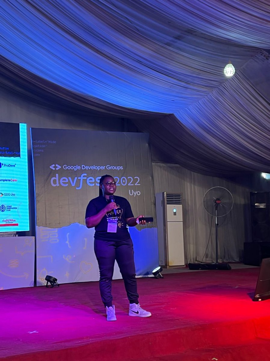 OfonBassey3's tweet photo. @brownjee001 
Tech woman with capacity 😊🥰

#DevFest #DevFest2022 #devfestuyo https://t.co/Uzphtdgh0Z