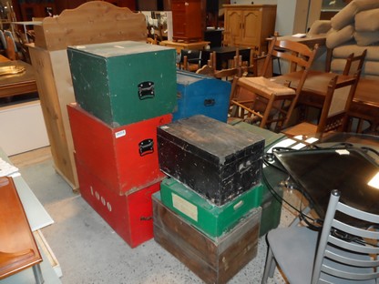 emmausghlin's tweet photo. Voici les nouveaux arrivages en magasin au 29 octobre 2022 : https://t.co/kuRF1gUUc9. Les objets présentés peuvent trouver très vite des acquéreurs. 

Pas de vente ni de dépôt ce mardi 1er novembre. https://t.co/nHVllo2Qep