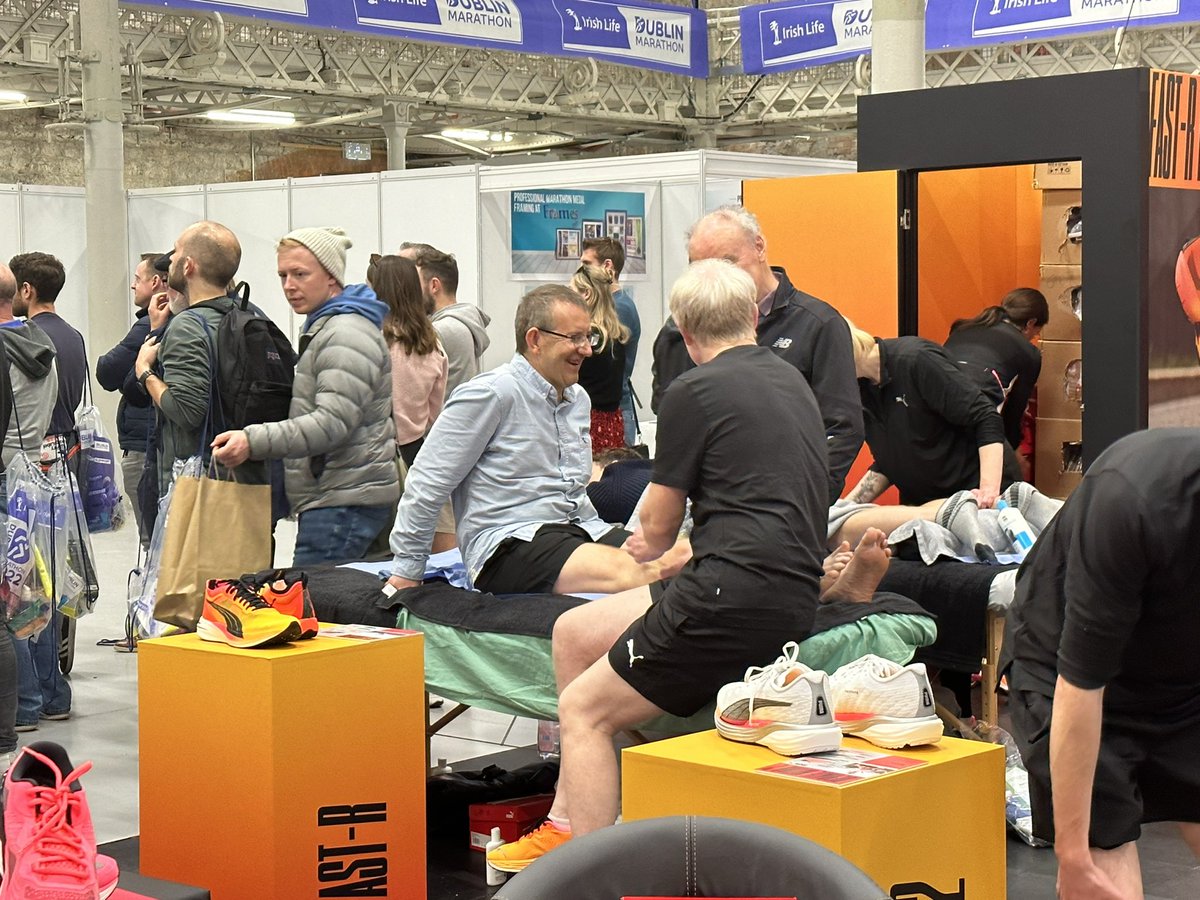 Blackrock_AC's tweet photo. Wishing #BlackrockAC and everyone attending the @dublinmarathon Expo all the best today. Remember to try be like Gerry and relax as much as possible today. 😎👌 https://t.co/DPtc89oyf4