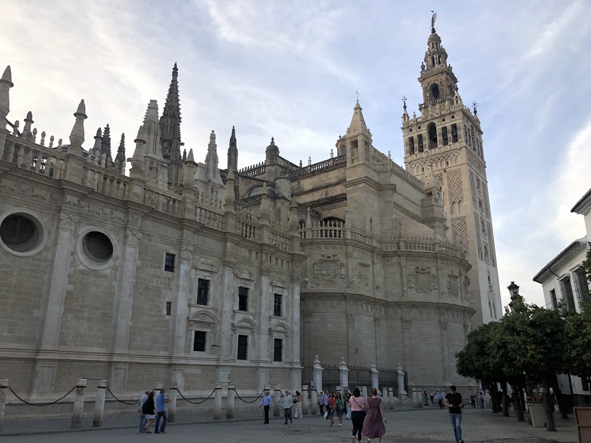 Todo nuestro agradecimiento y admiración por el trabajo bien hecho al  <a href="/CameAndaluz/">CAME-Consejo Andaluz del Movimiento Europeo</a> perfecto anfitrión en esta reunión  en #Sevilla del Consejo Territorial del <a href="/MovimientoEurop/">Movimiento Europeo (CFEME)</a>
