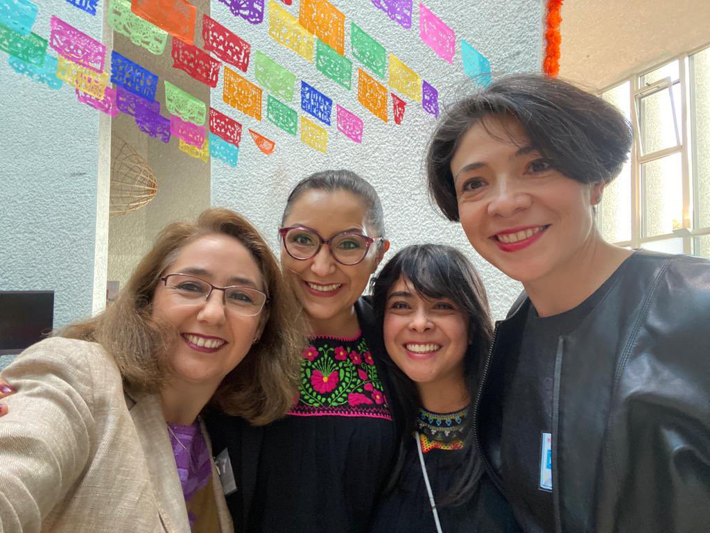 Hablando de #Comunicación y de #Interculturalidad 🎤 PANEL en el 5to. ENCUENTRO de MUJERES HISPANOHABLANTES #5EMHEuropa con <a href="/DLopezFalcon/">Diana López-Falcón</a>, Sandra Aguilar  y en la moderación nuestra responsable del eje de Comunicación <a href="/AleBa_Sa/">Alejandra Balleza - Sachse</a> acompañada de <a href="/nancy_bravo12/">Nancy Bravo</a> #RGMX #Europa