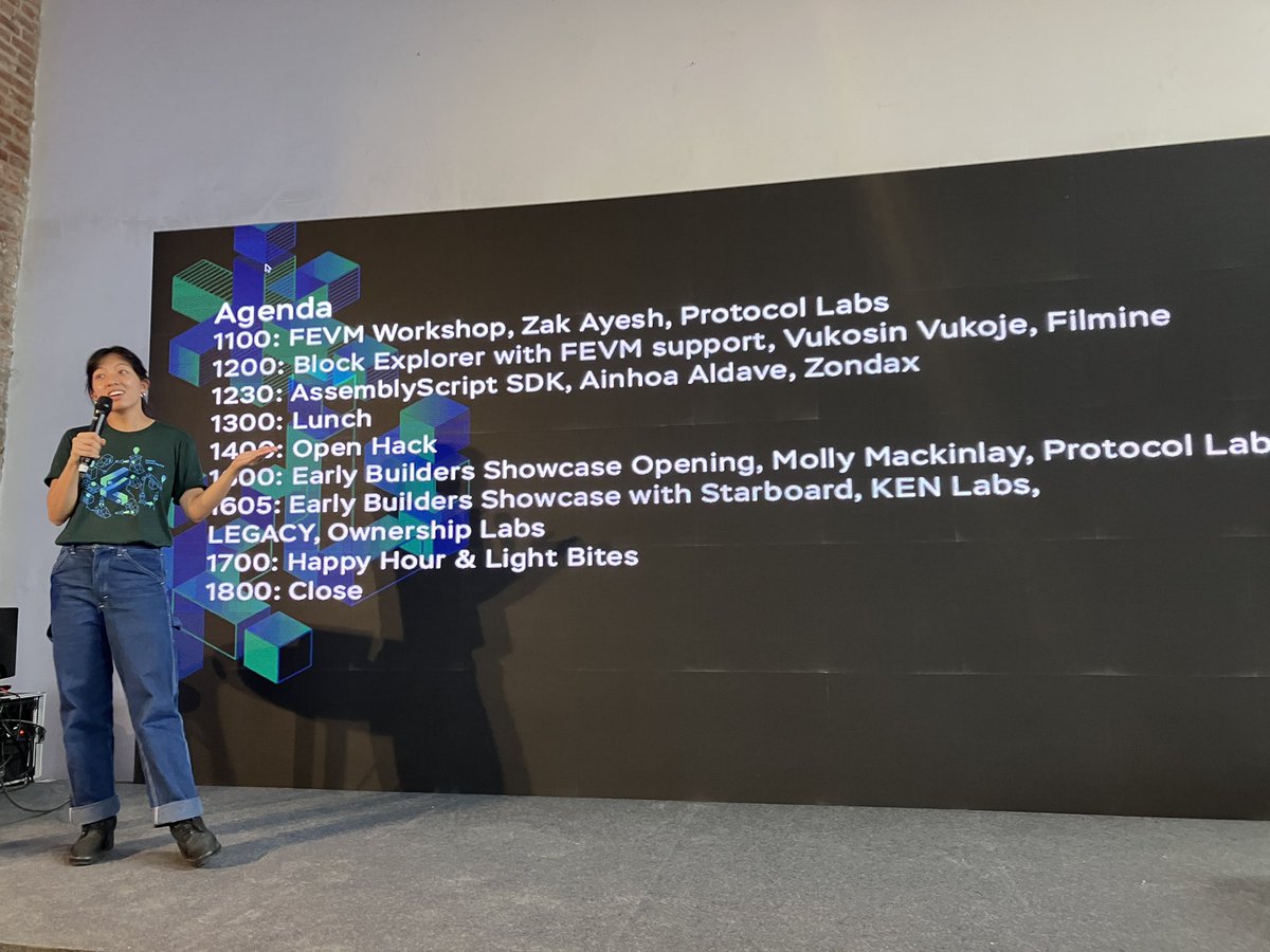 Sarah <a href="/truckerfling/">Sarah Thiam</a> kicking us off at FVM Filecoin Virtual Machine hacker base Lisbon 

#labweek22 
<a href="/Filecoin/">Filecoin</a> <a href="/protocollabs/">Protocol Labs</a>