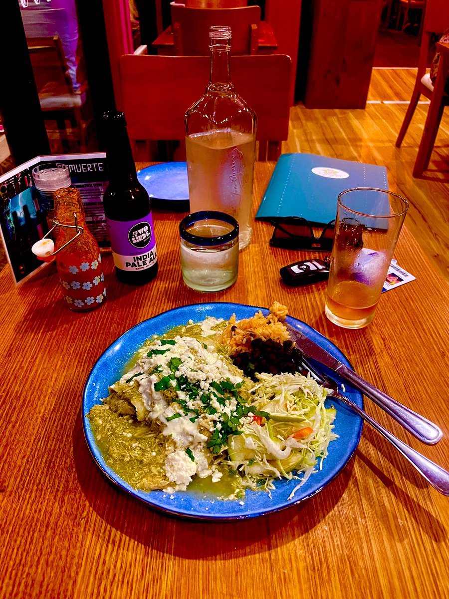 kgsdearing's tweet photo. Still haven’t figured out the connection between #australia and #mexicanfood  but I’m here for it 

#coffsharbour #emeraldbeach #lawschoollife #foodie https://t.co/GEpLYBb1Se