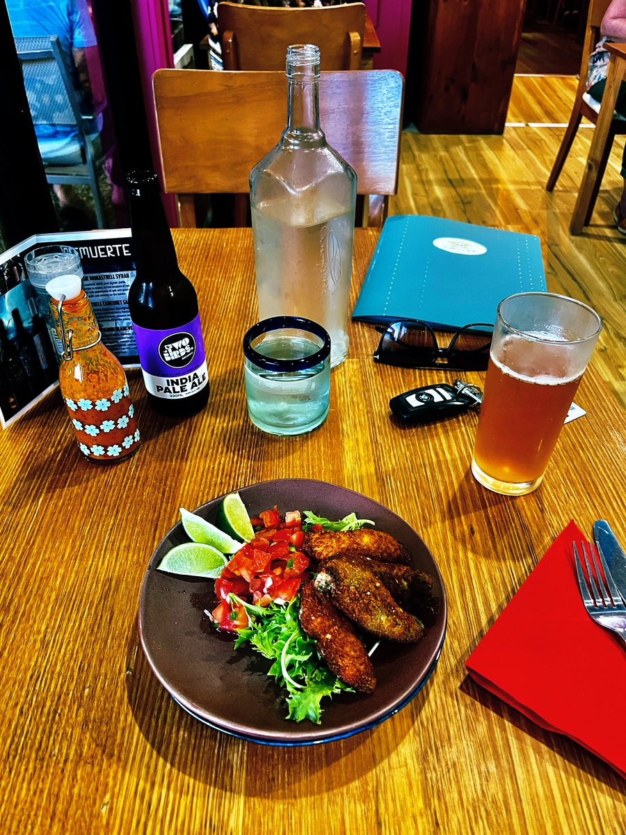 kgsdearing's tweet photo. Still haven’t figured out the connection between #australia and #mexicanfood  but I’m here for it 

#coffsharbour #emeraldbeach #lawschoollife #foodie https://t.co/GEpLYBb1Se