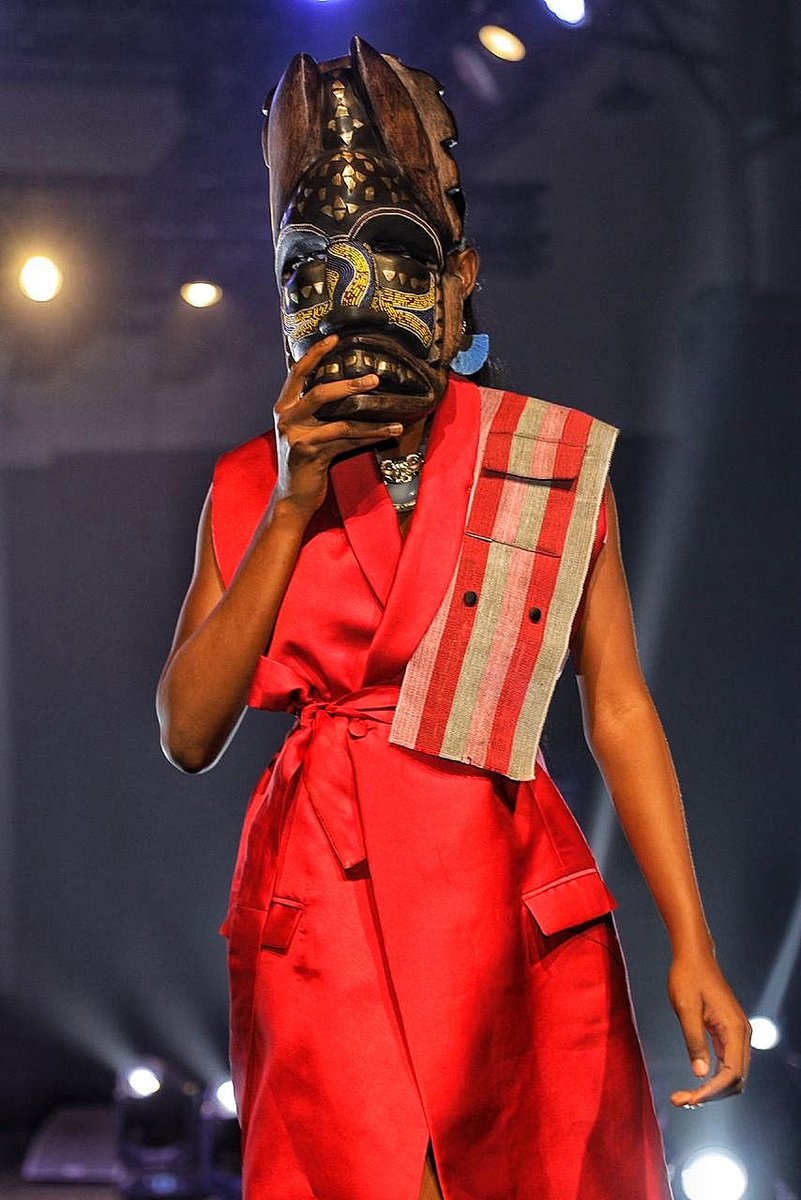 sholaanimashaun's tweet photo. Don't do a little when you can do much
Give your best at all times. That is what makes you the best.
No Gain Saying You are as good as your last performance.
Make it epic always.
-@sholaanimashaun
#DrSholaAnimashaun
#18AMAAwardfashion
#AMAAwards
#SAProduction https://t.co/N5tSfgnATb