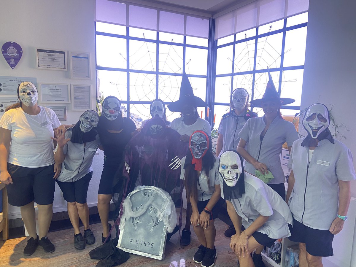 Patrici11343601's tweet photo. 💀#scaryteam of Club Cala Blanca #happyhalloween2022 🧟♂️🧟🧌🧙🏿♂️ https://t.co/M6VOMjcsx8