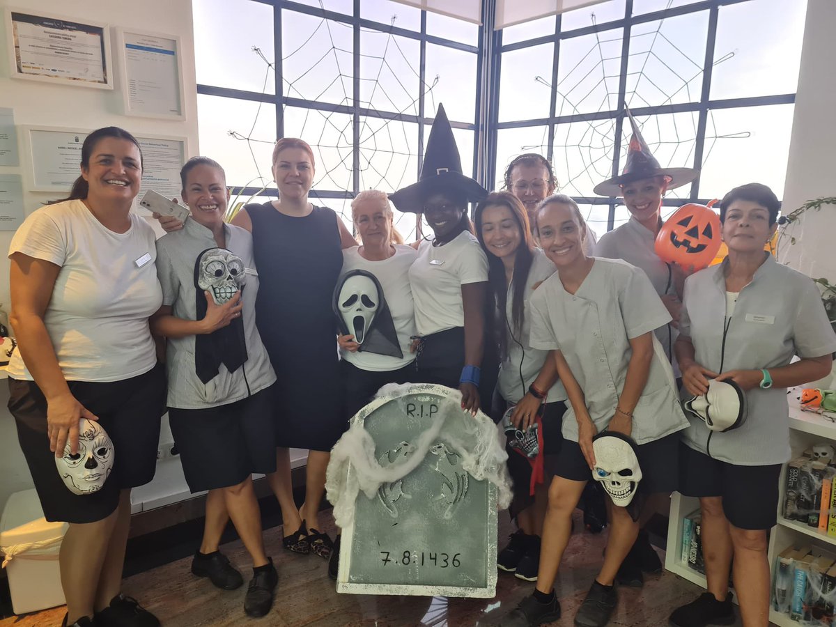 Patrici11343601's tweet photo. 💀#scaryteam of Club Cala Blanca #happyhalloween2022 🧟♂️🧟🧌🧙🏿♂️ https://t.co/M6VOMjcsx8