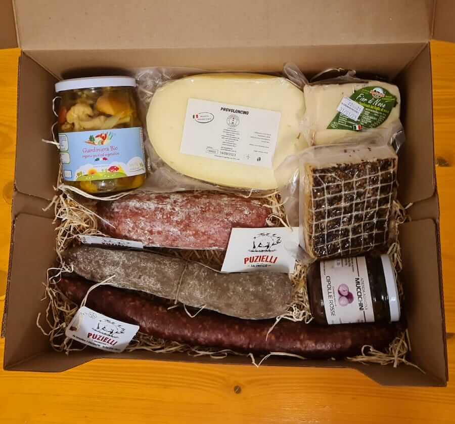 Shopcontadino's tweet photo. Regali Aziendali
Cesto regalo Antipasto Della Casa – Natale22 
https://t.co/cUt4dD405a
Cesta di Natale Marchigiana
#29ottobre #regaliaziendali #cestenatalizie #shopdalcontadino #PayPal #stripes #satispay https://t.co/i1drHkpbBc