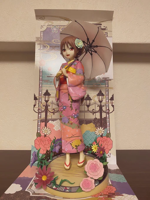 予約してたユヅのフィギュアが届きました!大きい!可愛い足元のお花もとても素敵 