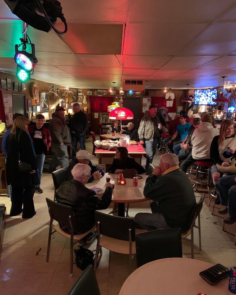 CaraMund's tweet photo. It’s a fundraiser, it’s a Mundraiser! Last weekend, I had the opportunity to meet with North Dakotans at Hanson’s Bar, North Dakota’s Oldest Bar, in Robinson, ND. What better way to  discuss the needs of North Dakotans than over knoephla soup?! https://t.co/5dta6XY4NX