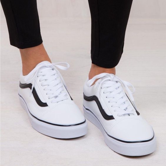 vansworldwide_'s tweet image. 