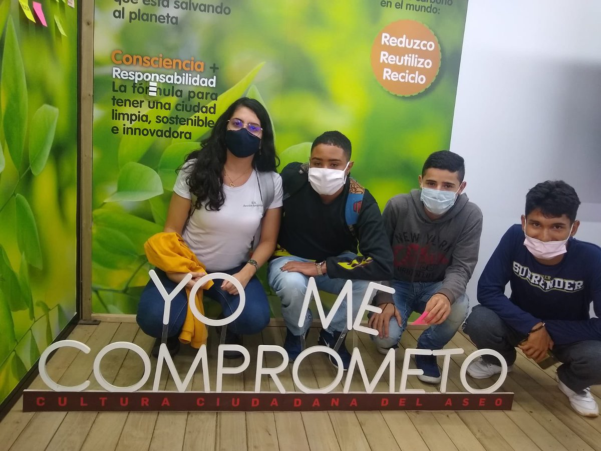 Emvarias's tweet photo. 3️⃣ Cumplimos con lo pactado en la licencia para operar el Relleno Sanitario. Más de $51 mil millones en incentivos de regionalización entregados a las alcaldías del área de influencia, en pro del bienestar social y económico de la región. Cifra superior a lo exigido por norma. https://t.co/QaQXKgkq0f