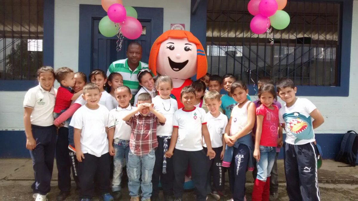 Emvarias's tweet photo. 3️⃣ Cumplimos con lo pactado en la licencia para operar el Relleno Sanitario. Más de $51 mil millones en incentivos de regionalización entregados a las alcaldías del área de influencia, en pro del bienestar social y económico de la región. Cifra superior a lo exigido por norma. https://t.co/QaQXKgkq0f