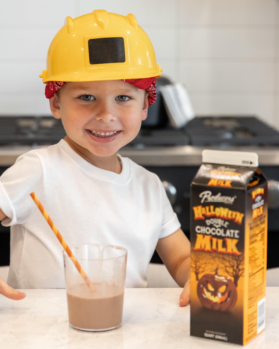 This little Construction Worker was hard at work finishing his Halloween Double Chocolate Milk. Hats off to you, bud!

What are your littles dressing as this Halloween?
#producersdairy #producers #fresno #dairy #realcaliforniamilk #halloweentreat #halloweencostume #chocolatemilk