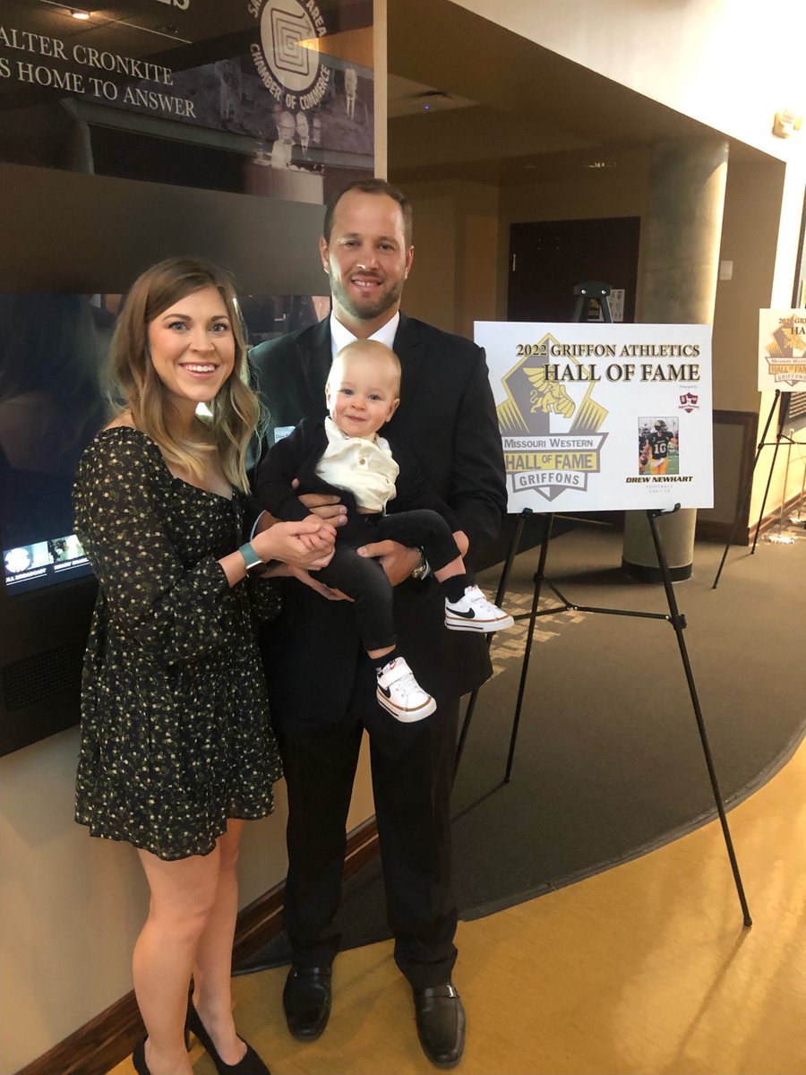 Congrats ⁦@DrewNewhart⁩ and 2022 ⁦<a href="/MWSUGriffons/">MoWest Athletics</a>⁩ HOF inductees! #prouddad