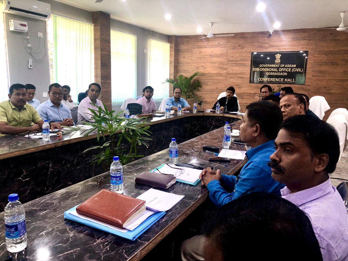SDO_CGossaigaon's tweet photo. A meeting with Sub-Divisional Heads of all departments was chaired by Shri Aranyak Saikia, IAS, SDO(C) Gossaigaon to review the ongoing developmental schemes &amp; bottlenecks associated therewith. Also present were all Executive Magistrates &amp; Chairman,GMB
@aranyaksaikia @dckokrajhar https://t.co/FSmilVwUnv