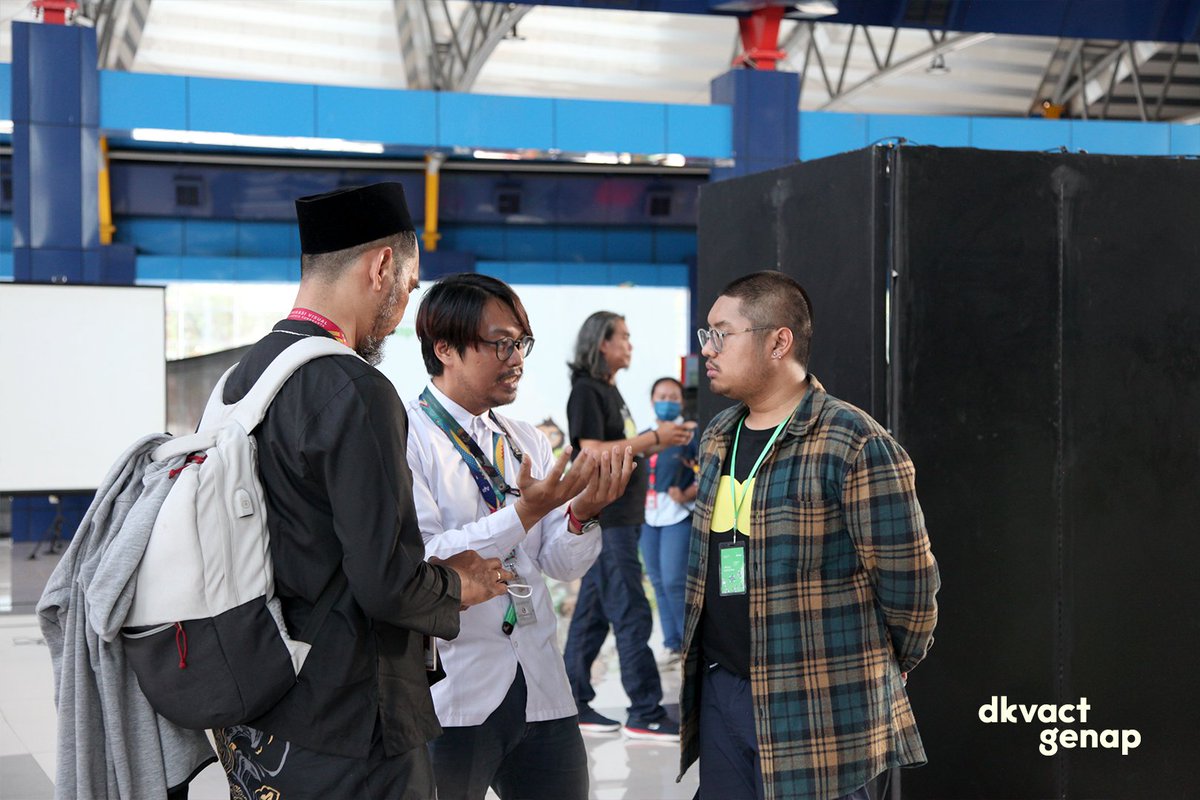 dkviska's tweet photo. Hi DKVERS โจ
Siapa disini yang udah ngikutin keseruan hari pertama #DKVACT8 Vibes opening ceremonynya pecah bangetkan? Pasti pada enjoyed the moment, jadi jangan lupa dateng ke #DKVACT8 hari ini & bsk yaa!! Bakalan banyak banget acara-acara ketjeh yg sayang banget kalo dilewatin! https://t.co/jQsOmrB90r