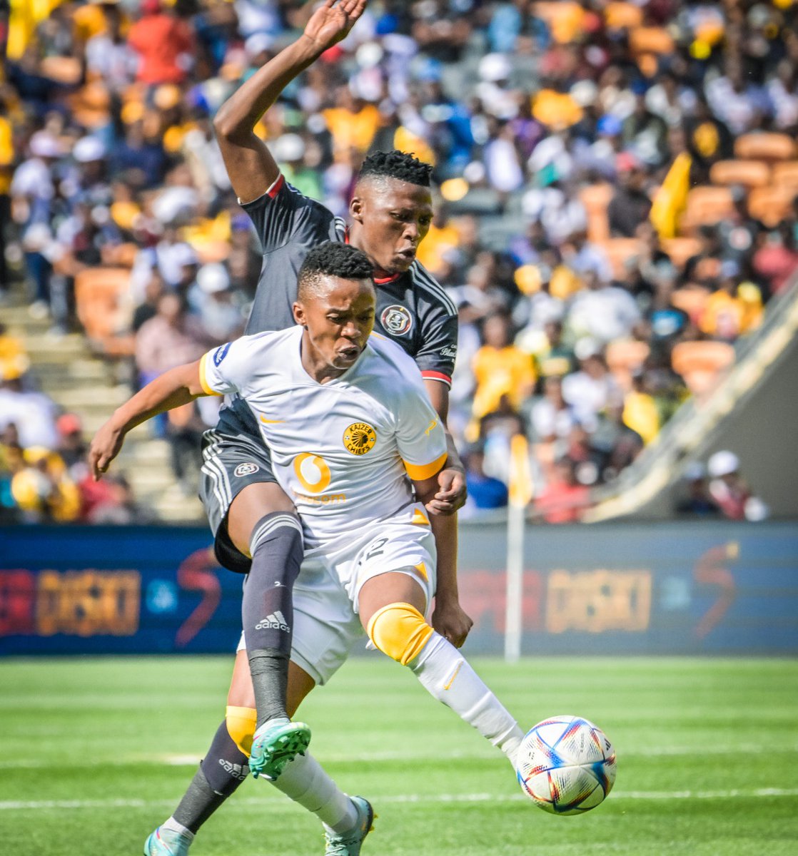 KaizerChiefs's tweet photo. 90 + 3’| #OP 0 : 1 #KC 

Full time score: Orlando Pirates 0 : 1 Kaizer Chiefs (Maart 74’)

DStv Man of the Match: Yusuf Maart  

#Amakhosi4Life #DStvPrem #KCFreshRevival #SowetoDerby https://t.co/G8cELKhIx1