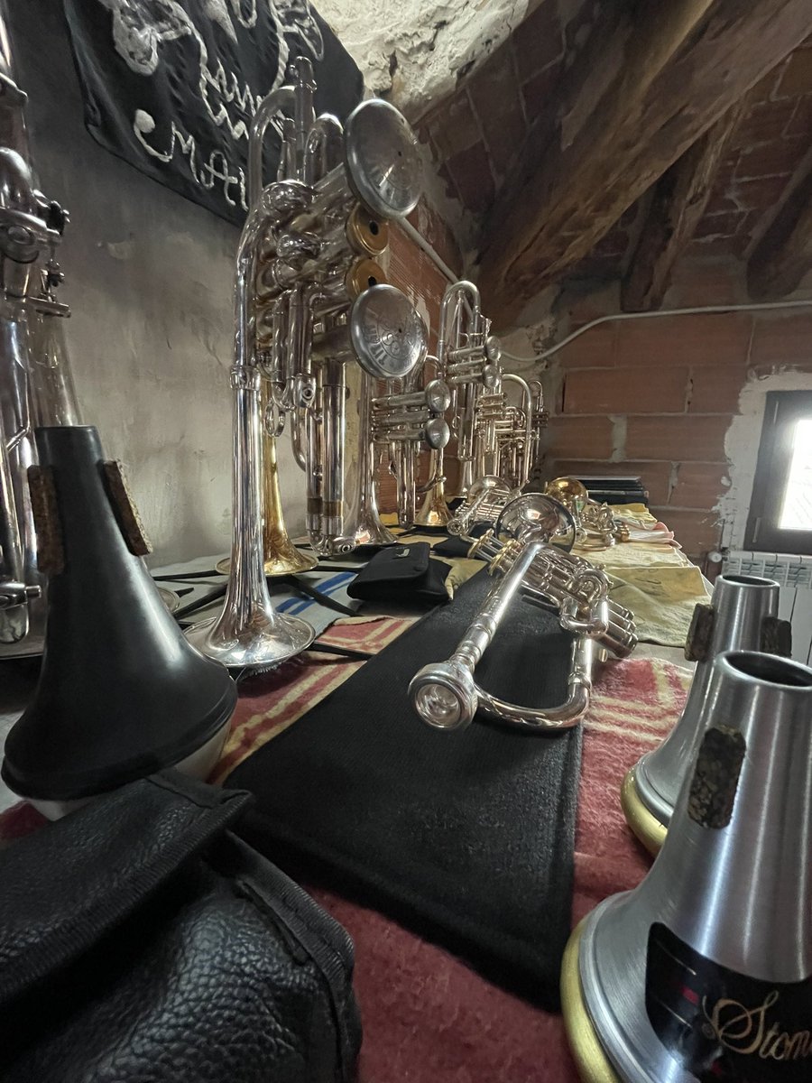 spainopenbrass's tweet photo. ⚠️❗️ATENTOS a nuestra web este próximo mes!😇
Empezamos grabaciones de vídeo/audio y sesiones fotográficas que podréis encontrar en breves en nuestra web https://t.co/E2KpdESUCe 🥳🎺🎹🥁
.
.
.
#openbrass #spainopenbrass #brass #trumpet #trombone #drums #stomvi #upsound #music https://t.co/yf2PbItSRc