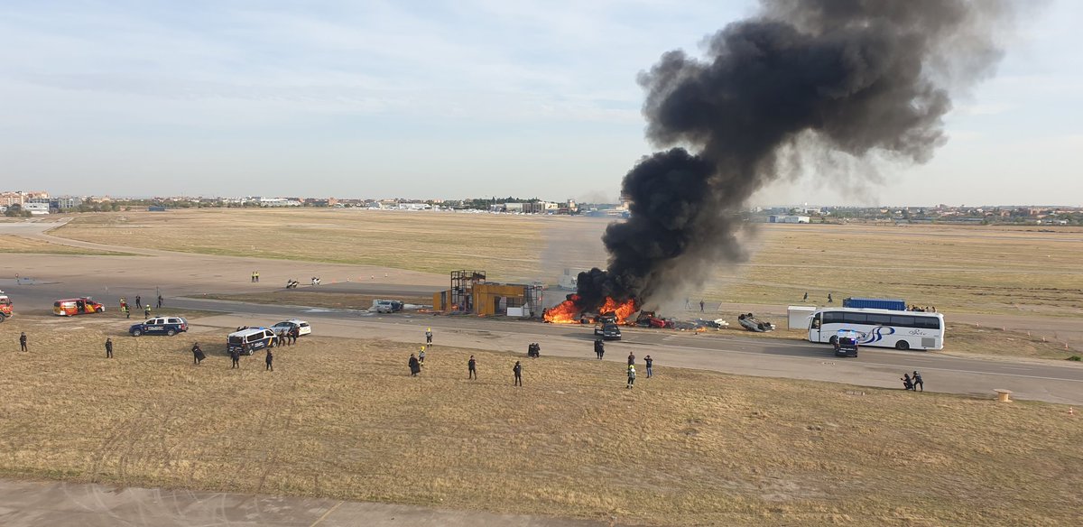 policiademadrid's tweet image. Comienza el simulacro y tenemos ya varios efectivos en la zona de la Base Aerea de Cuatro Vientos