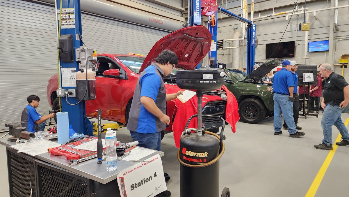 LoboMotive's tweet photo. Shout out to Austin Community College and Toyota for putting on a good training event and competition for our students. Always a good experience to get the students prepared for the workforce and upcoming competitions. @LoboMotive @HaysCISDCTE @LehmanHighLobos https://t.co/aN1vTnAYxu