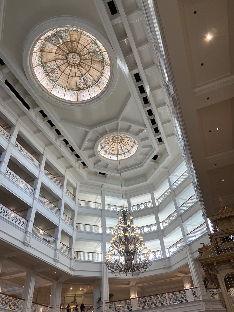 Bugg_pup's tweet photo. Taking in some of the #grandfloridian #WaltDisneyWorld https://t.co/96qswABzQ1