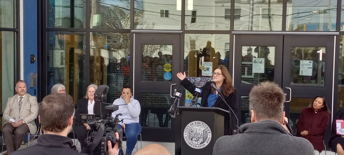 Pawtucket School Dept - Community & Partnership (@pawschcommpart) on Twitter photo Henry Winters is open! Thank you to all of the parents & community members for the extraordinary acceptance & patience. Pawtucket has a new state of the art school that addresses the current and future needs of students.
@Karen_Alzate26 <a href="/PSDRI_Schools/">Pawtucket School Department</a> @PSD_Sup <a href="/PawtSchlsonRIse/">Pawtucket Schools- Office of Teaching & Learning</a> Henry Winters is open! Thank you to all of the parents & community members for the extraordinary acceptance & patience. Pawtucket has a new state of the art school that addresses the current and future needs of students.
@Karen_Alzate26 <a href="/PSDRI_Schools/">Pawtucket School Department</a> @PSD_Sup <a href="/PawtSchlsonRIse/">Pawtucket Schools- Office of Teaching & Learning</a>