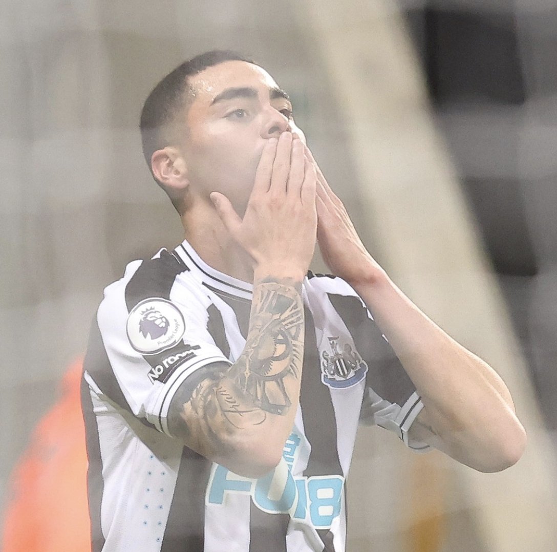 InvictosSomos's tweet photo. Miguel Almirón registra ¡¡6 GOLAZOS!! en sus últimos 6 partidos en la Premier League con Newcastle. Su mejor momento en Europa. ORGULLO PARAGUAYO. https://t.co/WIb8nMSTle