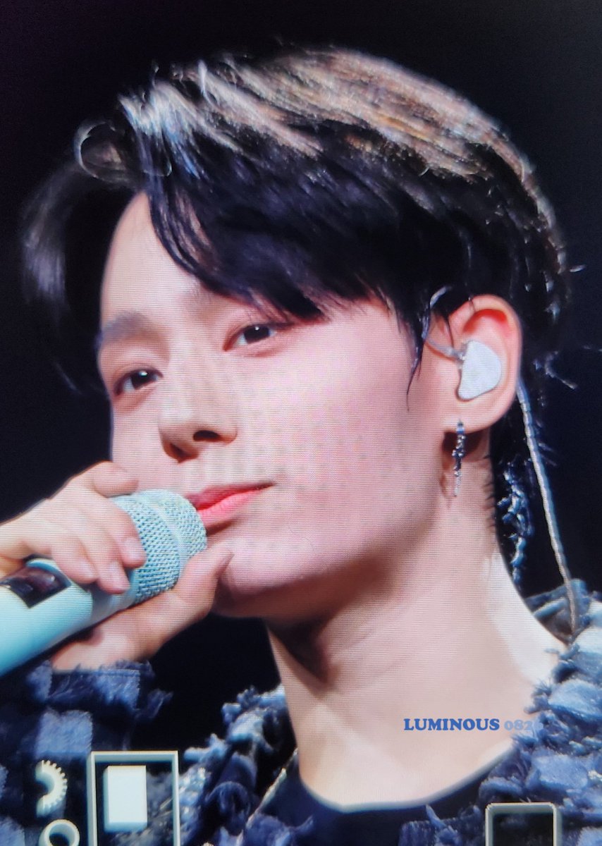 luminous0826's tweet photo. 221029 
오랜만이야
#환웅 #HWANWOONG #원어스 #ONEUS #ファヌン https://t.co/kA2deZo2LR
